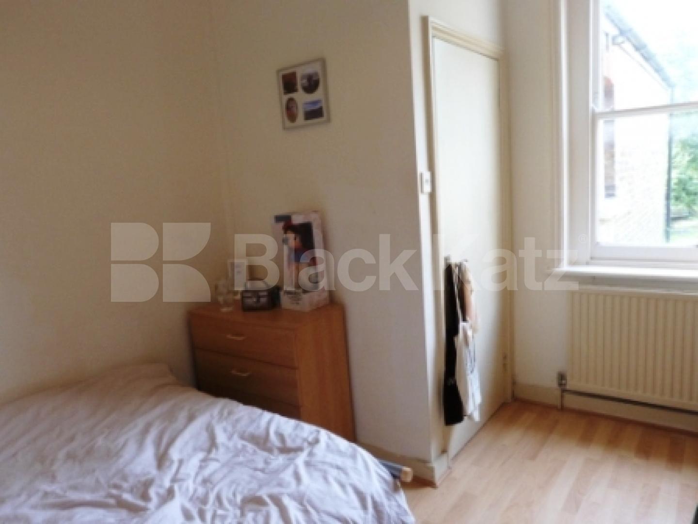 			1 Bedroom, 1 bath, 1 reception Flat			 Ferme Park Road, Crouch End