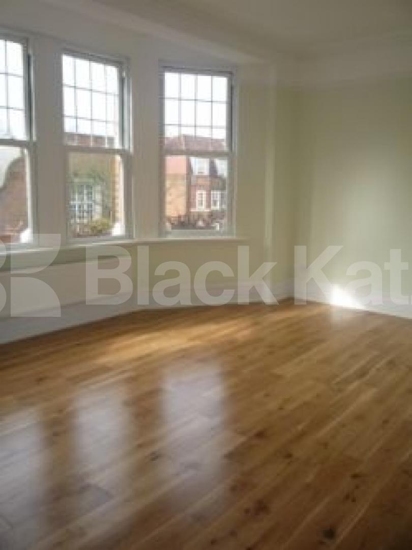 			AMAZING NEW FLAT!, 3 Bedroom, 1 bath, 1 reception Flat			 Fortis Green Road, MUSWELL HILL