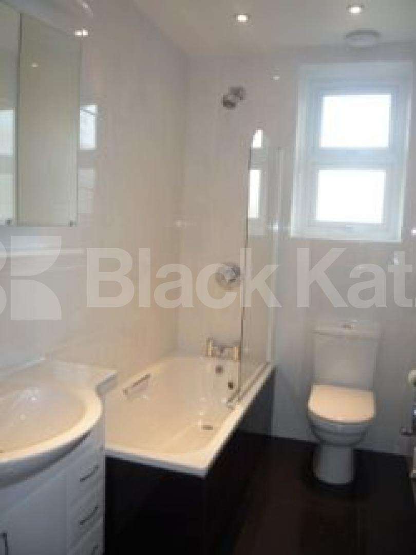 			AMAZING NEW FLAT!, 3 Bedroom, 1 bath, 1 reception Flat			 Fortis Green Road, MUSWELL HILL