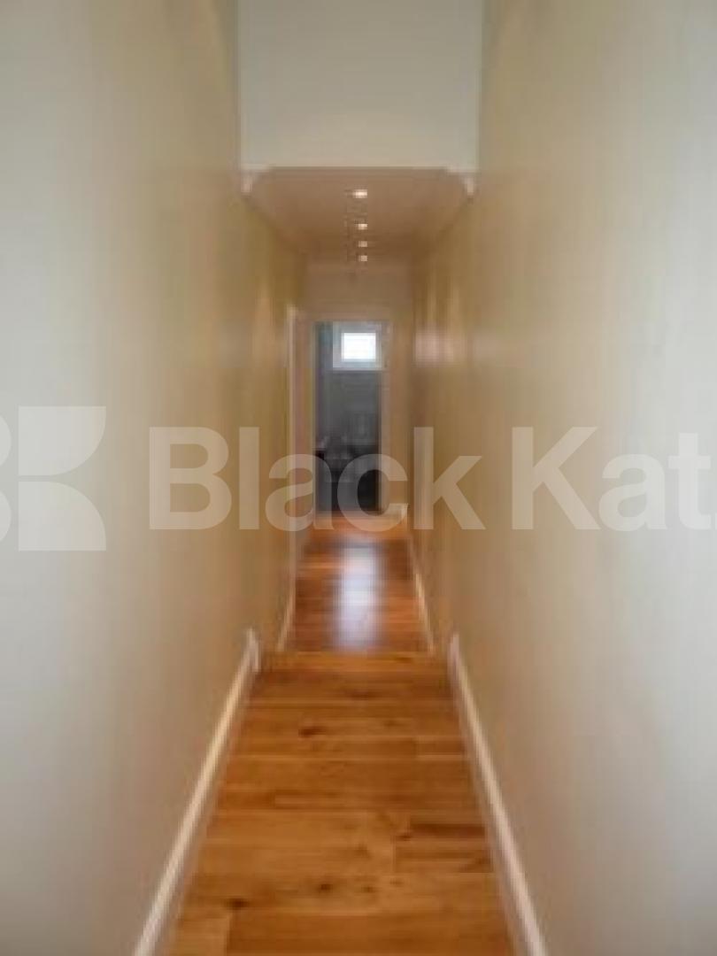 			AMAZING NEW FLAT!, 3 Bedroom, 1 bath, 1 reception Flat			 Fortis Green Road, MUSWELL HILL