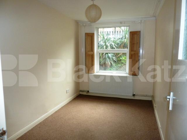 			BEAUTIFUL TWO BEDROOM GARDEN FLAT!, 2 Bedroom, 1 bath, 1 reception Flat			 ENGLEFIELD ROAD, DE BEAUVOIR/ISLINGTON