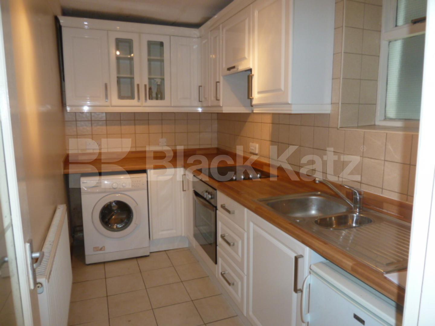 			BEAUTIFUL TWO BEDROOM GARDEN FLAT!, 2 Bedroom, 1 bath, 1 reception Flat			 ENGLEFIELD ROAD, DE BEAUVOIR/ISLINGTON