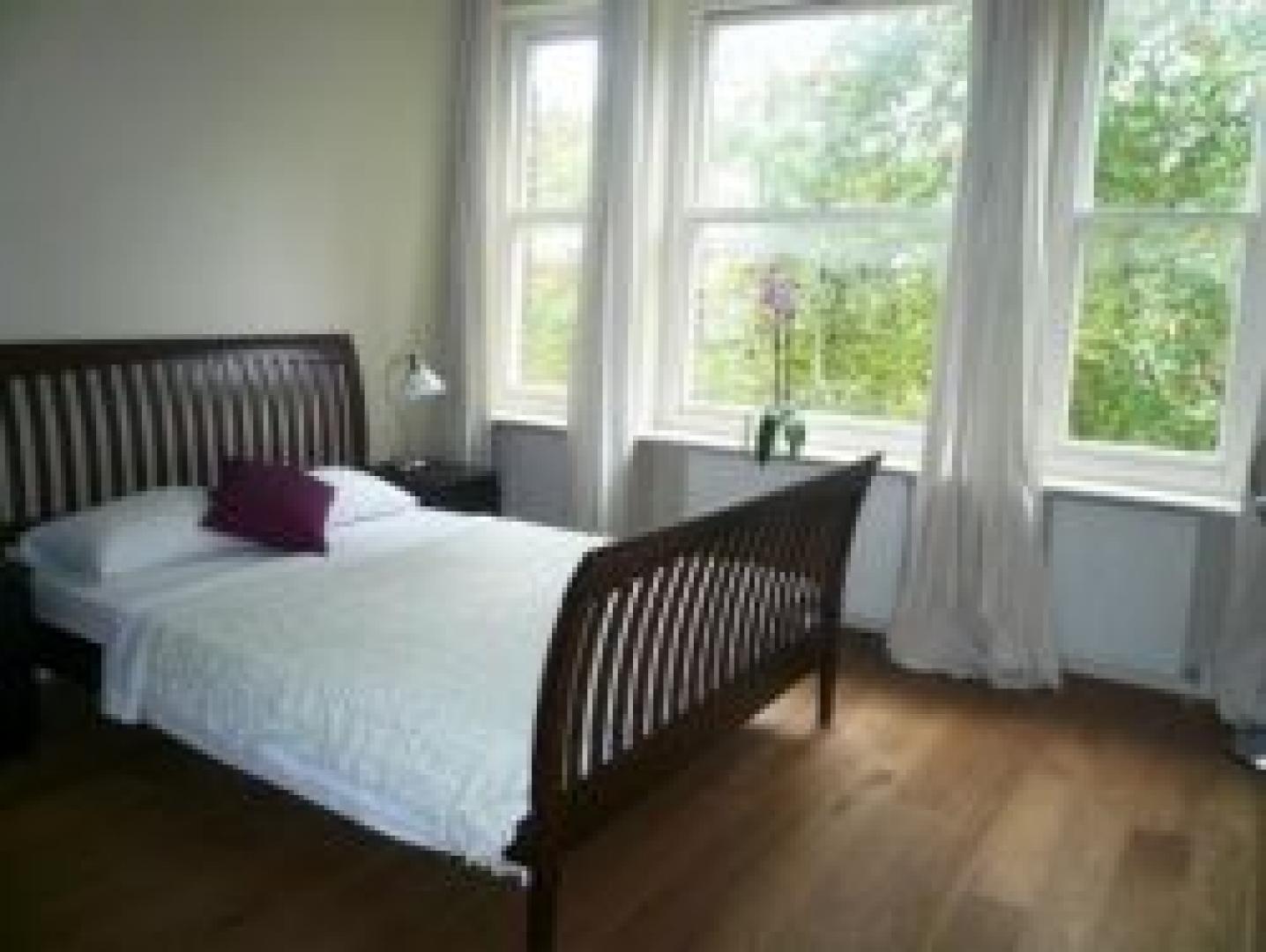 			2 Bedroom, 1 bath, 1 reception Flat			 Greencroft Gardens, WEST HAMPSTEAD