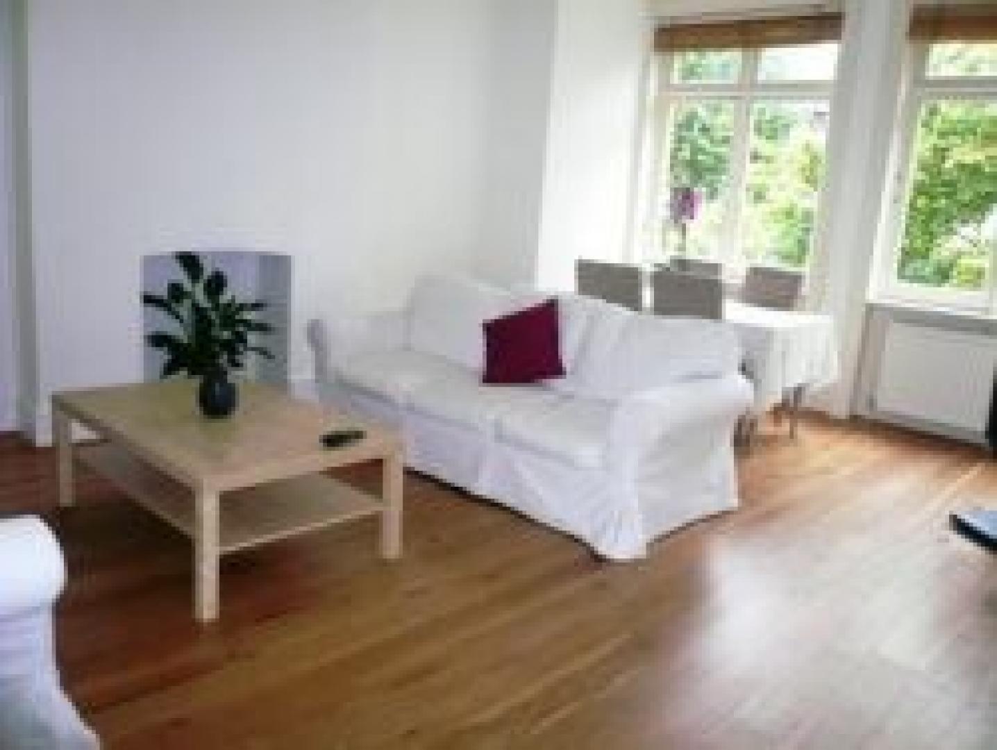 			2 Bedroom, 1 bath, 1 reception Flat			 Greencroft Gardens, WEST HAMPSTEAD