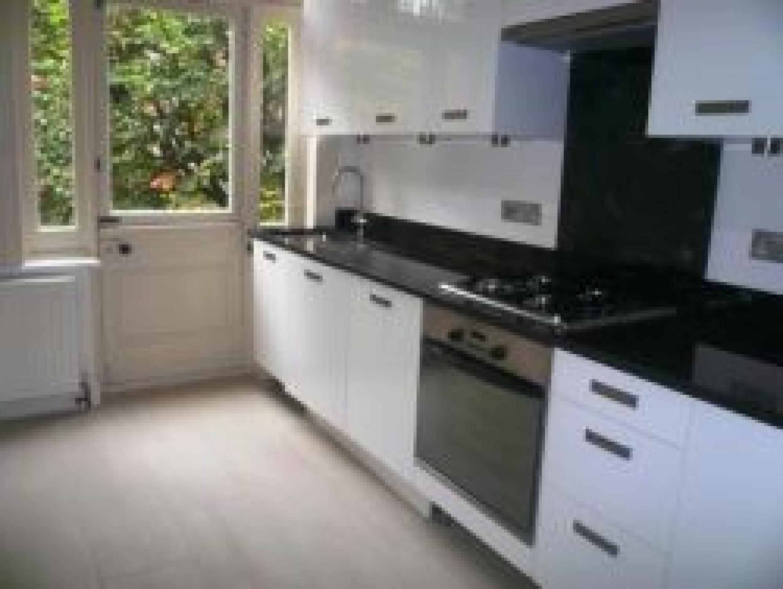 			2 Bedroom, 1 bath, 1 reception Flat			 Greencroft Gardens, WEST HAMPSTEAD NW6