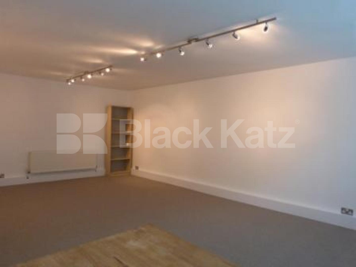 			NEW INSTRUCTION, Studio Apartment, 1 bath, 1 reception Flat			 Shepherds Hill, HIGHGATE N6