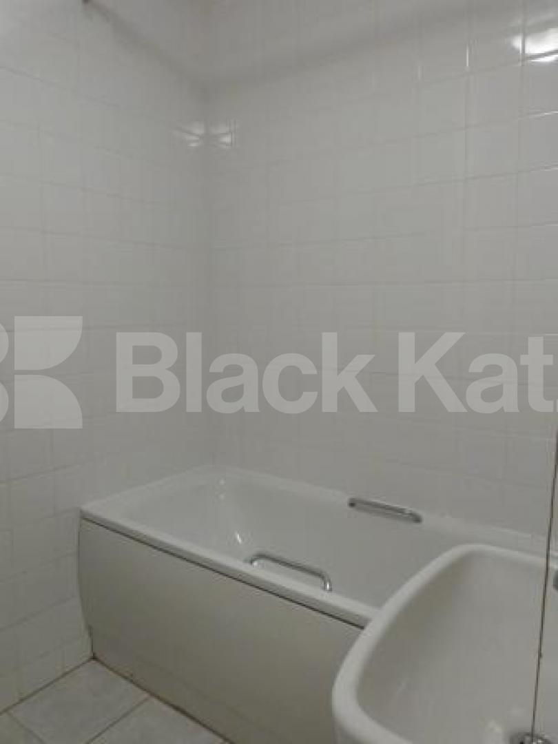 			NEW INSTRUCTION, Studio Apartment, 1 bath, 1 reception Flat			 Shepherds Hill, HIGHGATE N6