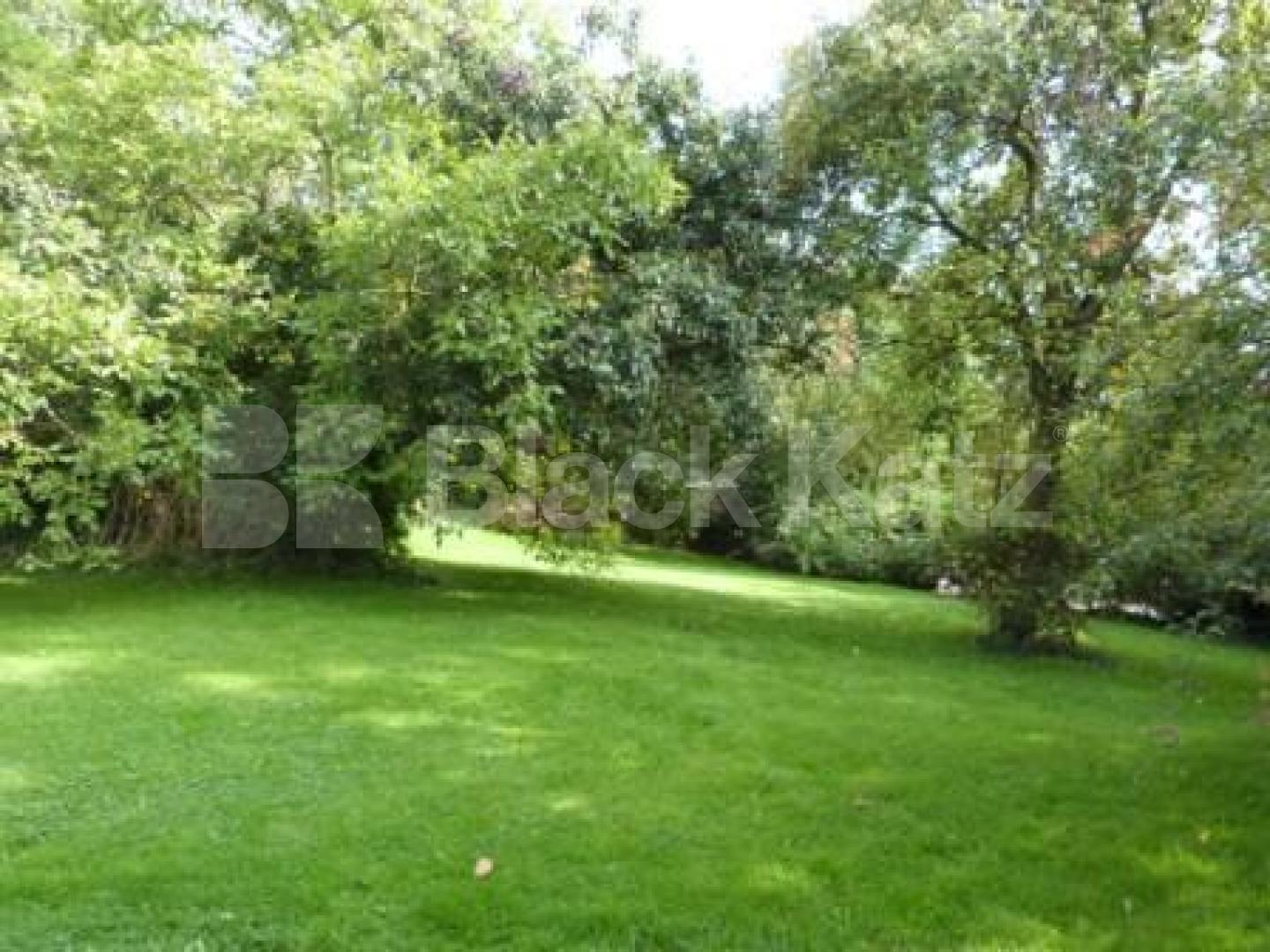 			NEW INSTRUCTION, Studio Apartment, 1 bath, 1 reception Flat			 Shepherds Hill, HIGHGATE N6