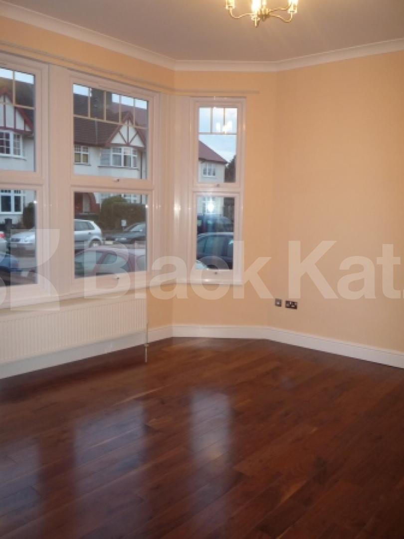 			2 Bedroom, 1 bath, 1 reception Flat			 Grove Avenue, FINCHLEY CENTRAL