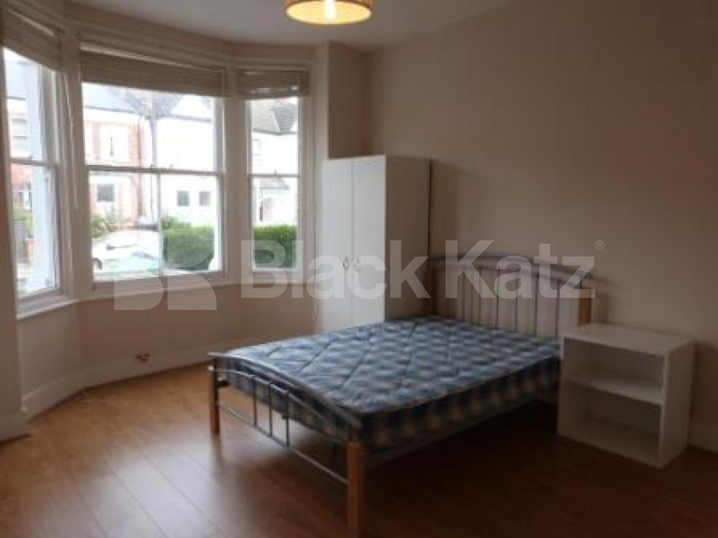 			5 Bedroom, 1 bath, 1 reception House			 Crescent Road, Alexandra Palace