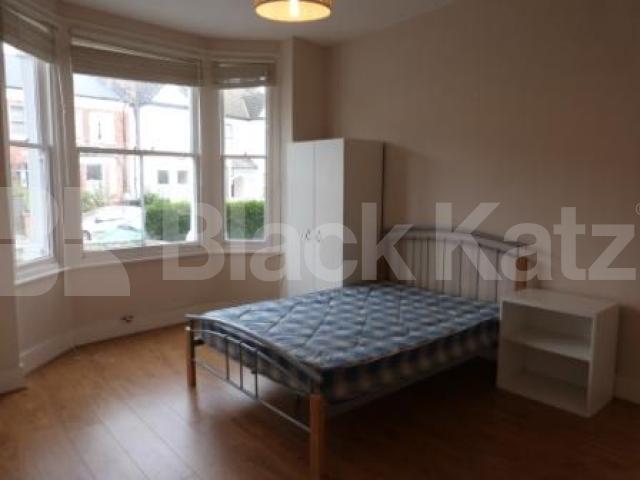 			5 Bedroom, 1 bath, 1 reception House			 Crescent Road, Alexandra Palace