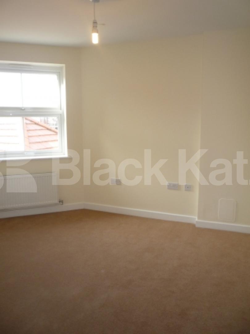 			1 Bedroom, 1 bath, 1 reception Flat			 Coppetts Road, MUSWELL HILL