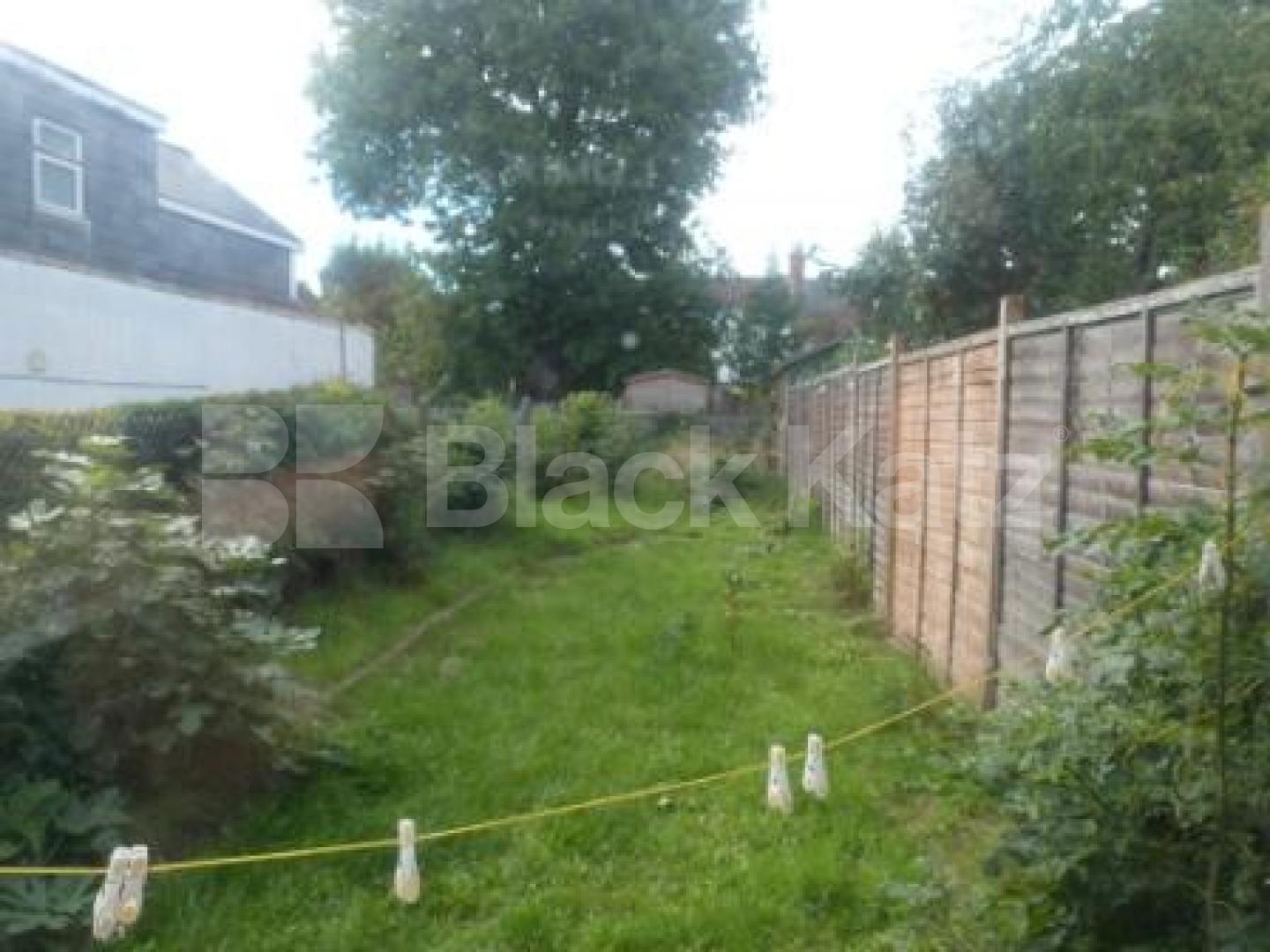 			5 Bedroom, 1 bath, 1 reception House			 Crescent Road, Alexandra Palace