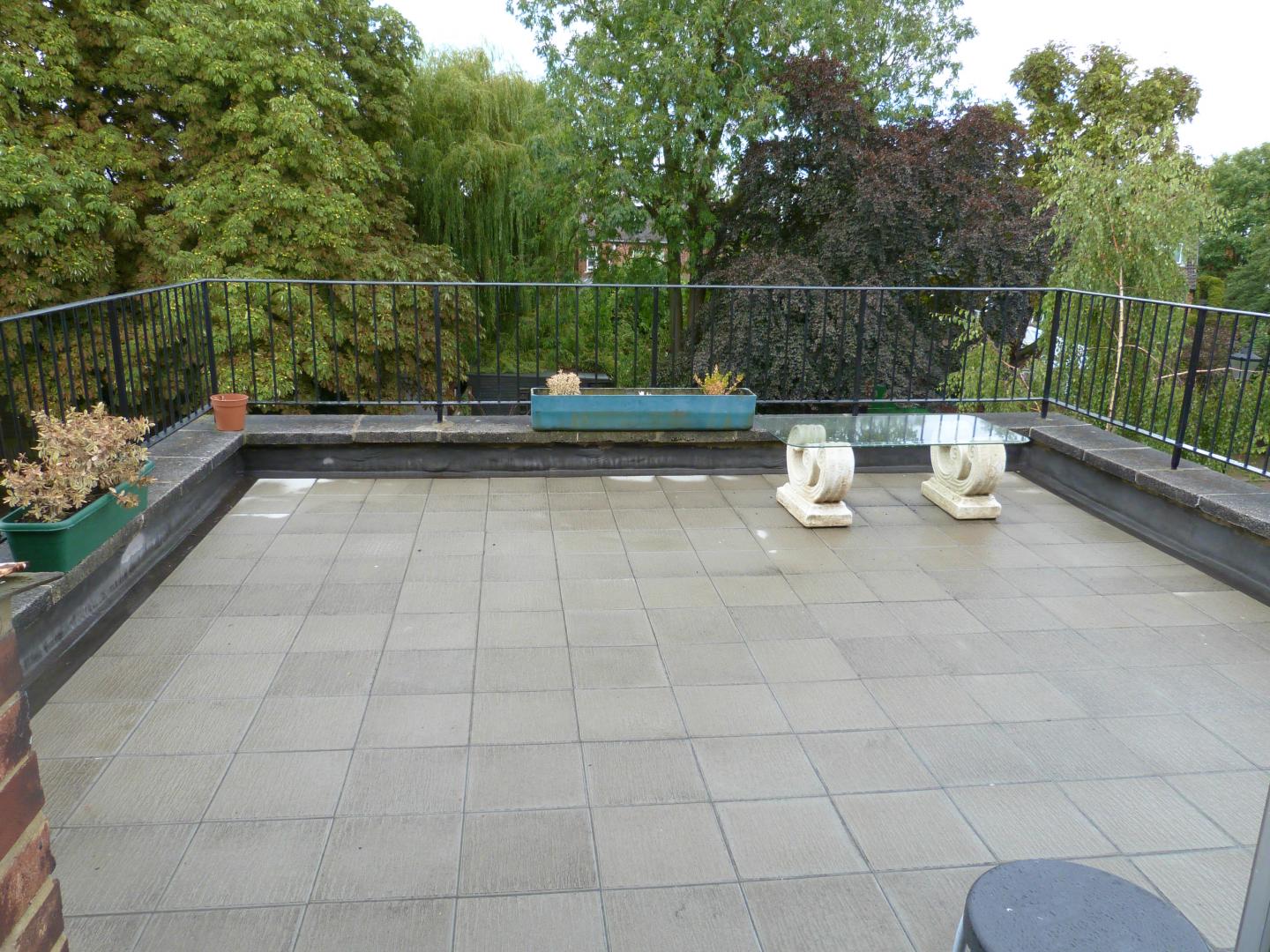 			HUGE ROOF TERRACE, 2 Bedroom, 1 bath, 1 reception Flat			 St Gabriels Road, KILBURN