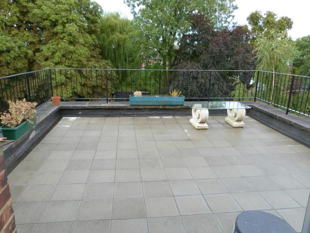 			HUGE ROOF TERRACE, 2 Bedroom, 1 bath, 1 reception Flat			 St Gabriels Road, KILBURN