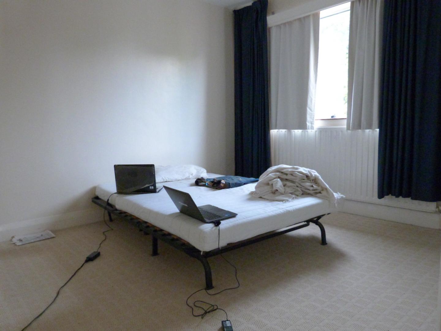 			HUGE ROOF TERRACE, 2 Bedroom, 1 bath, 1 reception Flat			 St Gabriels Road, KILBURN