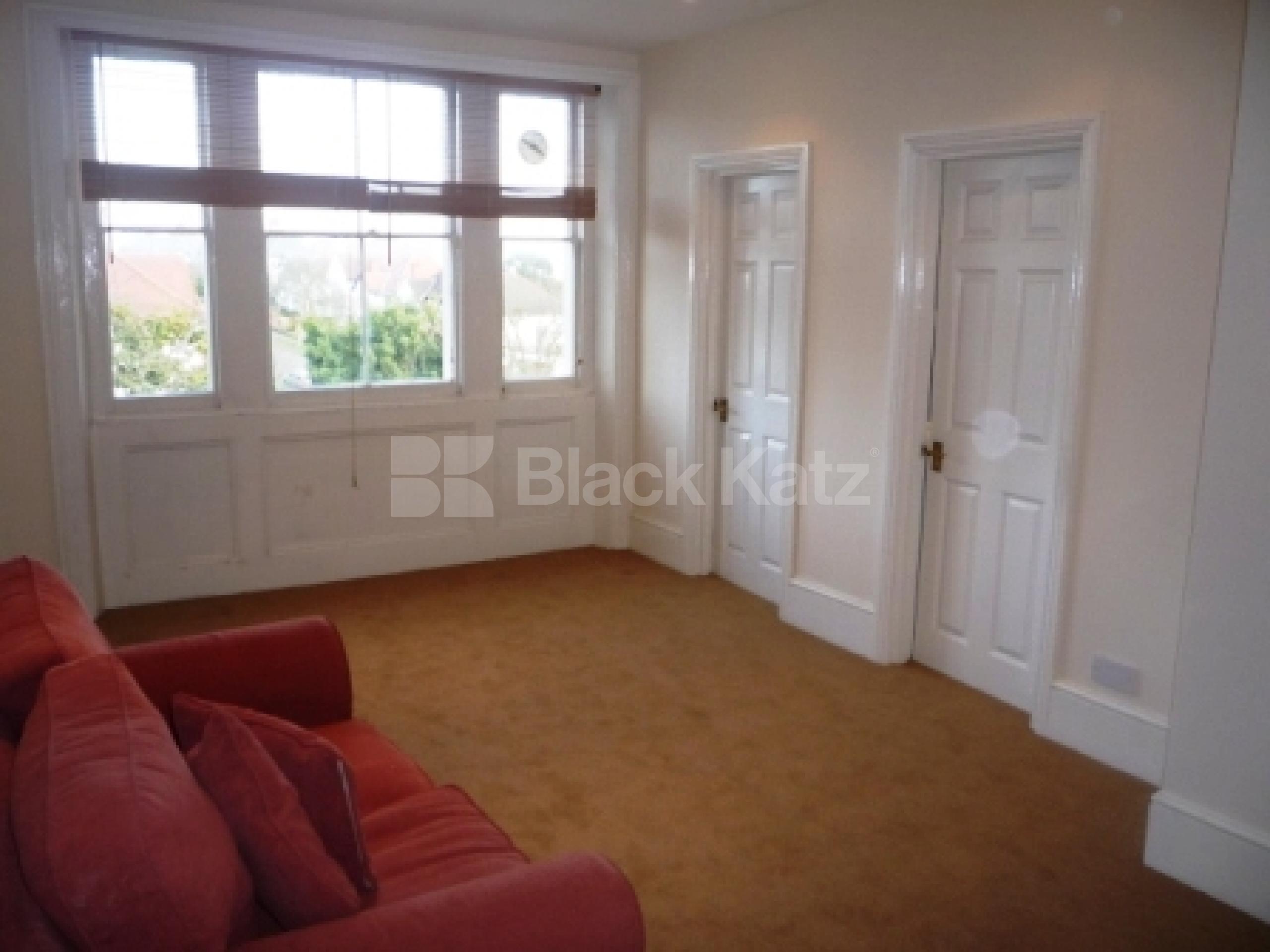 			LET!, Studio Apartment, 1 bath, 1 reception Flat			 Highgate West Hill, HIGHGATE N6 N6