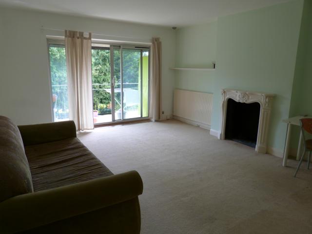 			HUGE ROOF TERRACE, 2 Bedroom, 1 bath, 1 reception Flat			 St Gabriels Road, KILBURN