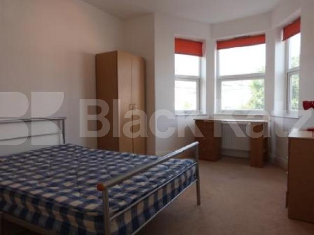 			3 Bedroom, 1 bath, 1 reception House			 Seymour Road, Haringay