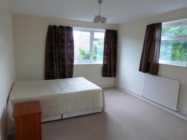 			2 Bedroom, 1 bath, 1 reception Flat			 Bibsworth Road, FINCHLEY