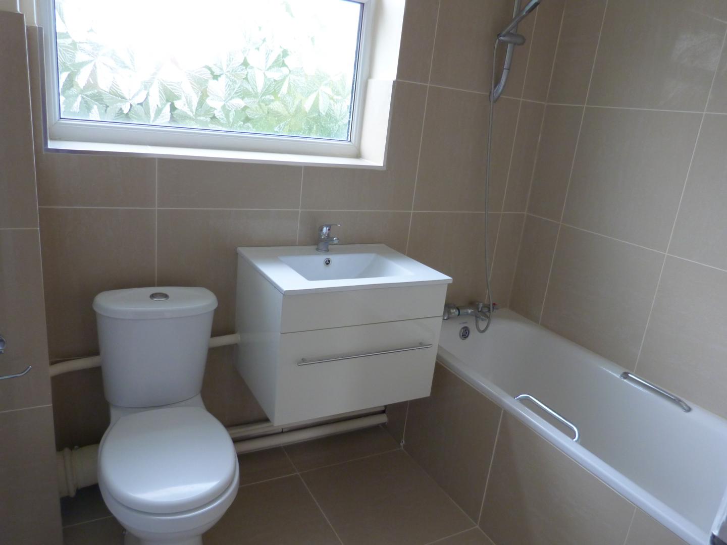 			2 Bedroom, 1 bath, 1 reception Flat			 Bibsworth Road, FINCHLEY