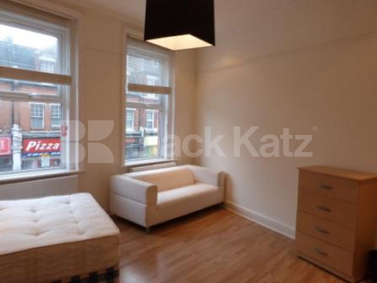 			3 Bedroom, 1 bath, 1 reception Flat			 Tottenham Lane, Crouch End