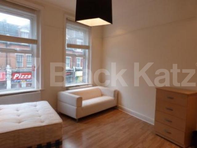 			3 Bedroom, 1 bath, 1 reception Flat			 Tottenham Lane, Crouch End