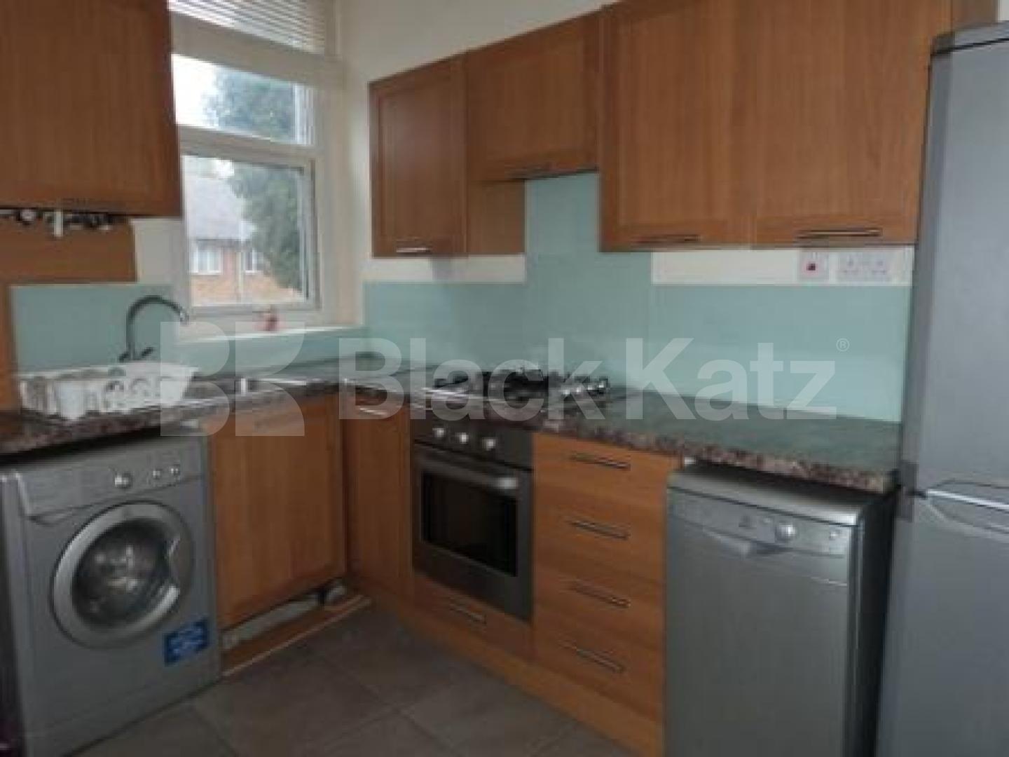 			3 Bedroom, 1 bath, 1 reception Flat			 Tottenham Lane, Crouch End