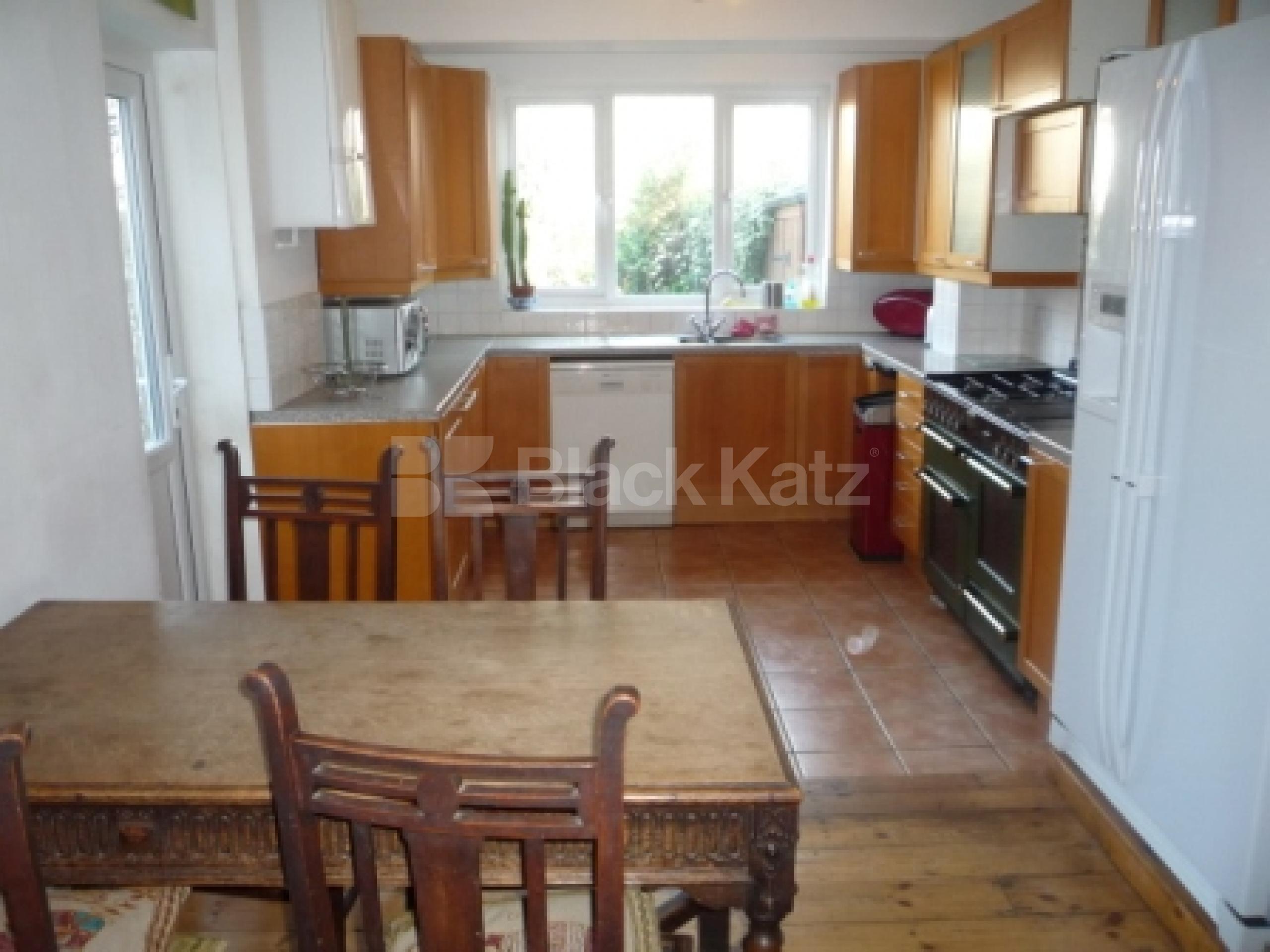 			4 Bedroom, 1 bath, 1 reception House			 Moffat Road, Palmers Green N13