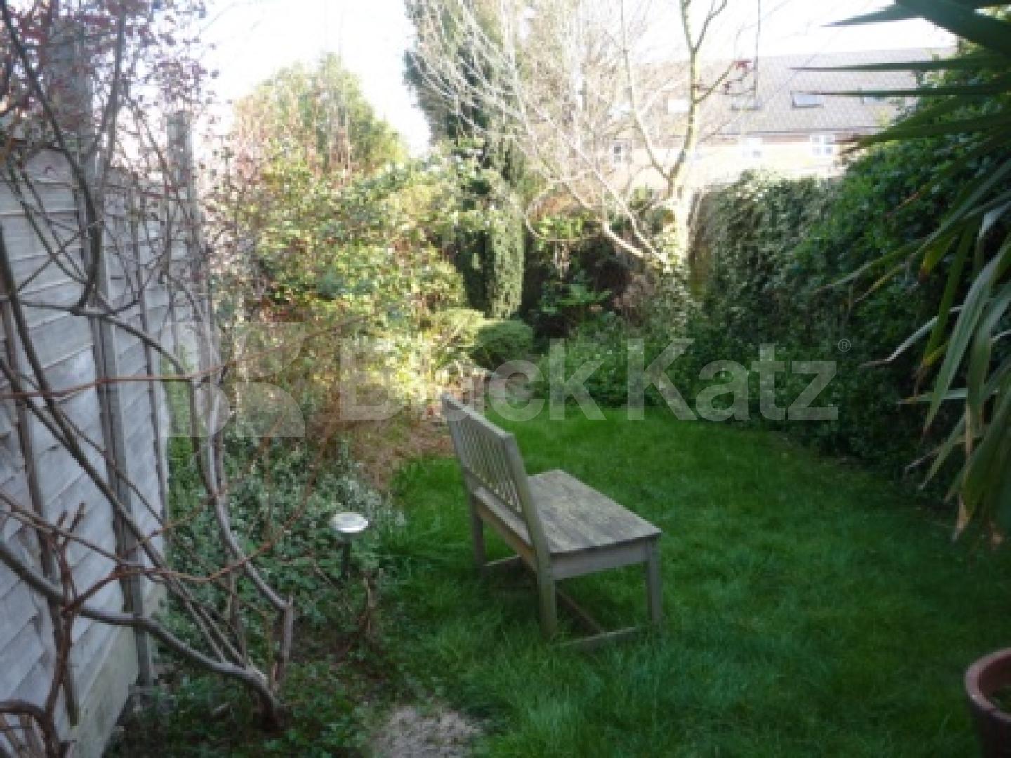 			4 Bedroom, 1 bath, 1 reception House			 Moffat Road, Palmers Green