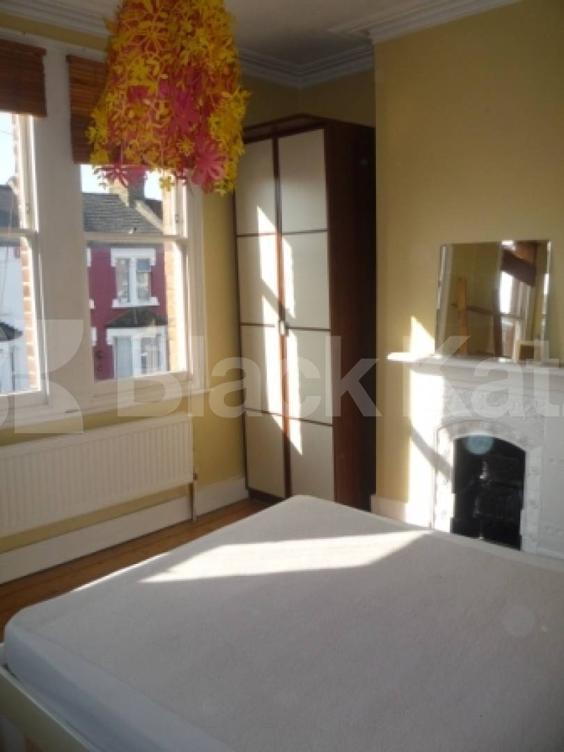 			4 Bedroom, 1 bath, 1 reception House			 Moffat Road, Palmers Green