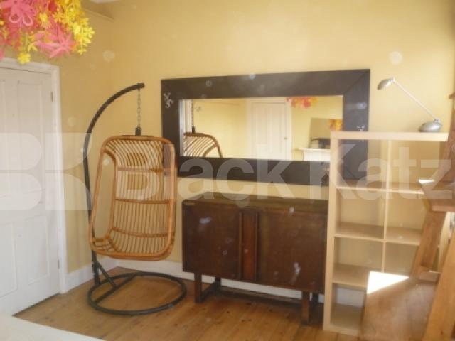 			4 Bedroom, 1 bath, 1 reception House			 Moffat Road, Palmers Green