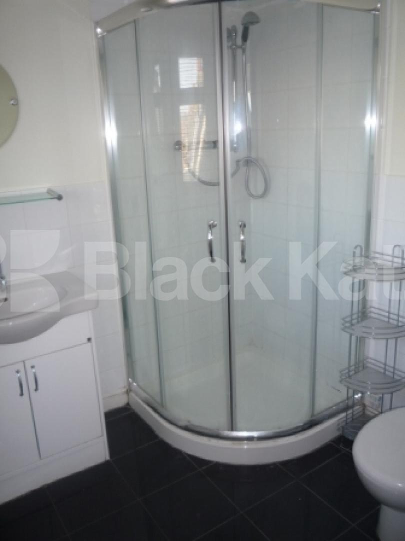 			4 Bedroom, 1 bath, 1 reception House			 Moffat Road, Palmers Green