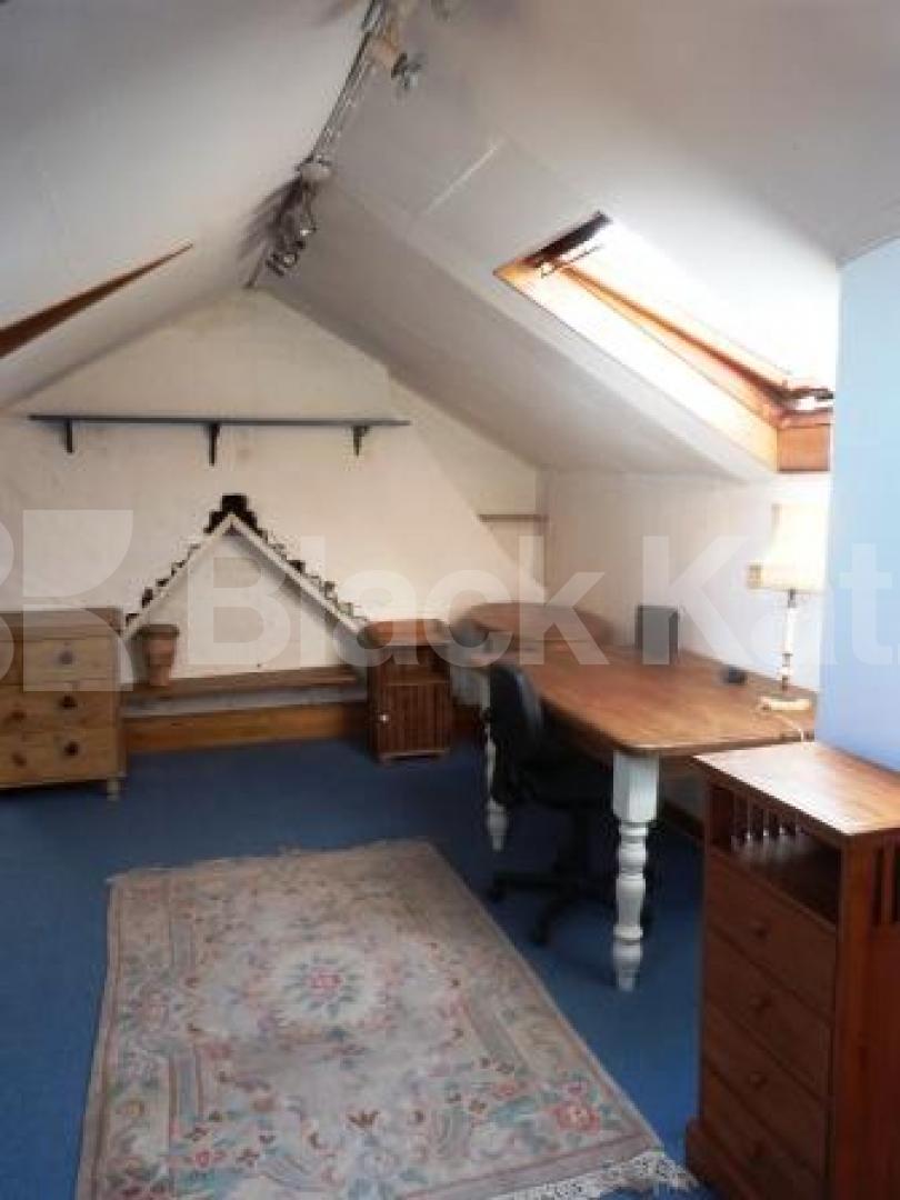 			1 Bedroom, 1 bath, 1 reception Flat			 Uplands Road, Crouch End