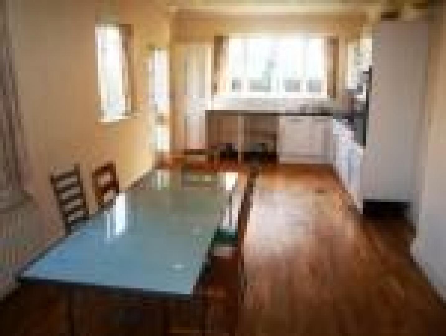 			4 Bedroom, 1 bath, 1 reception Flat			 Manor View, FINCHLEY CENTRAL