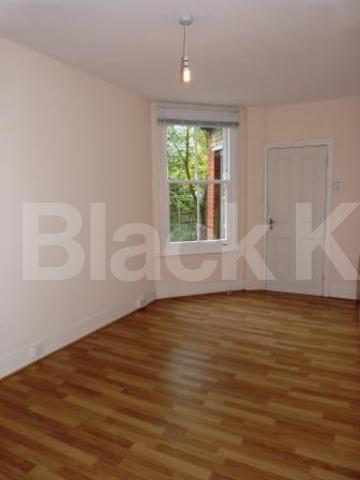 			MUST SEE, 2 Bedroom, 1 bath, 1 reception Ground Floor Flat			 Dukes Avenue, Muswell Hill