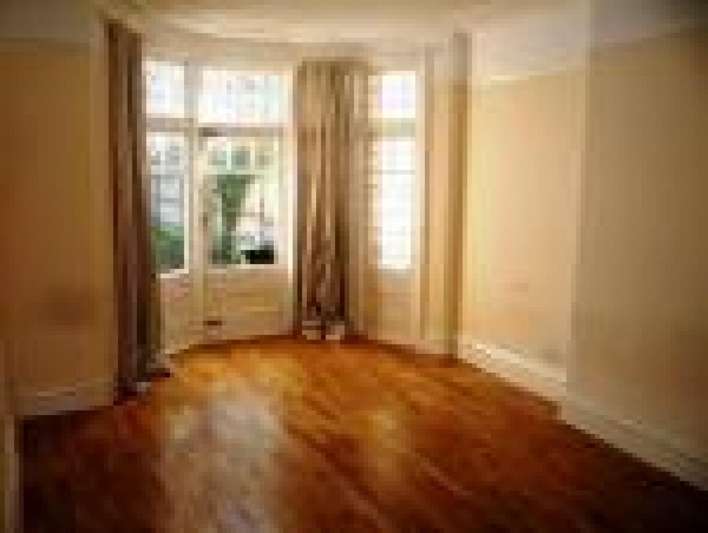 			4 Bedroom, 1 bath, 1 reception Flat			 Manor View, FINCHLEY CENTRAL