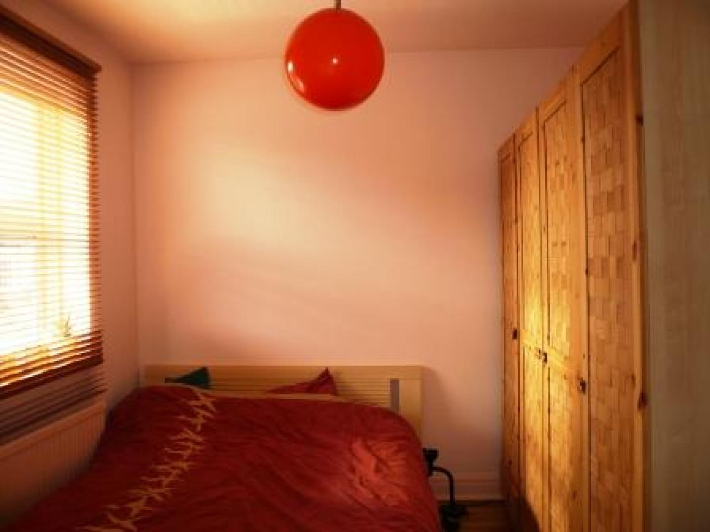 			1 Bedroom, 1 bath, 1 reception Flat			 Kilburn Lane, QUEENS PARK