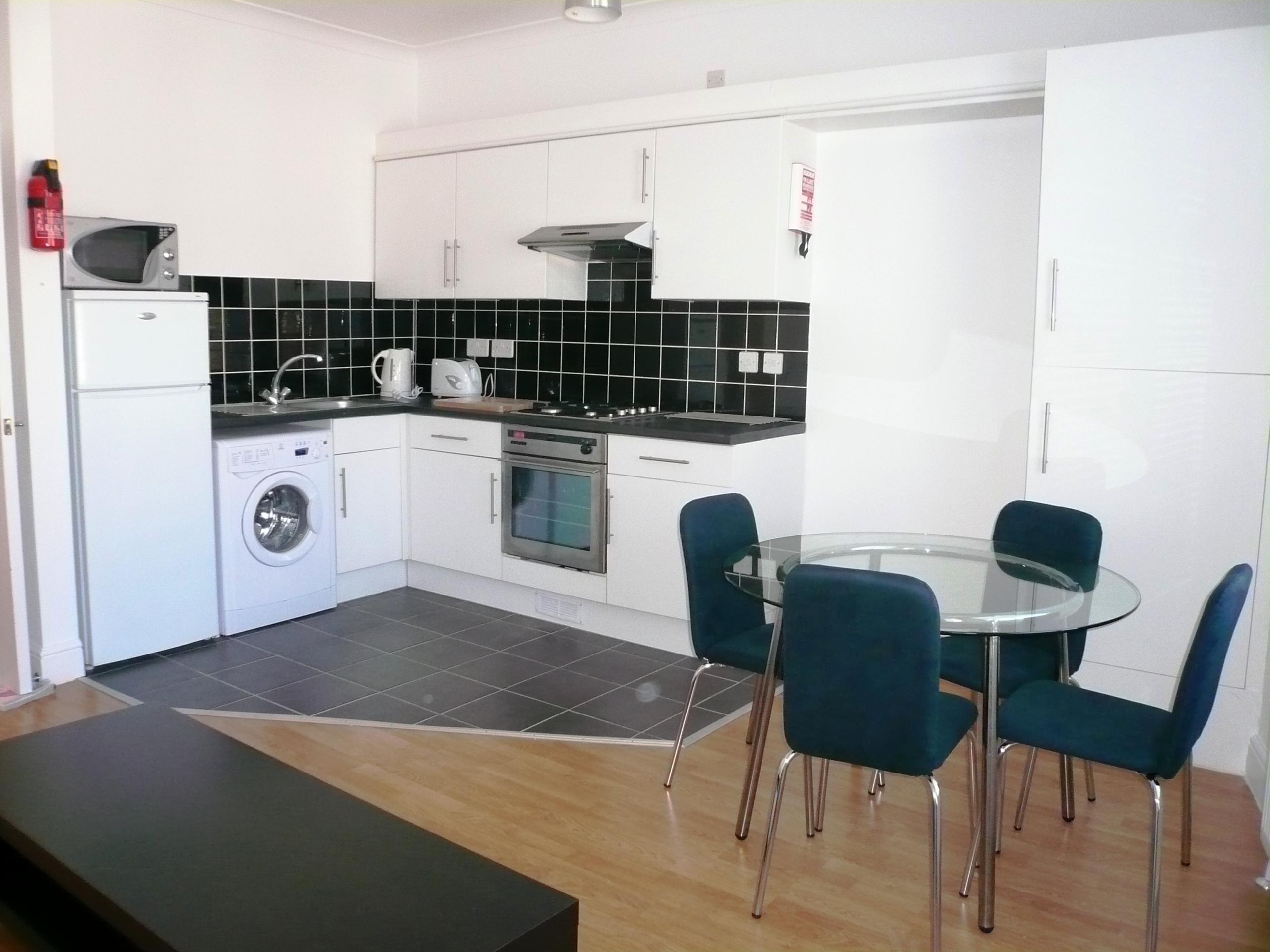 			1 Bedroom, 1 bath, 1 reception Flat			 Portobello Road, NOTTINGHILL/LADBROKE GROVE W10