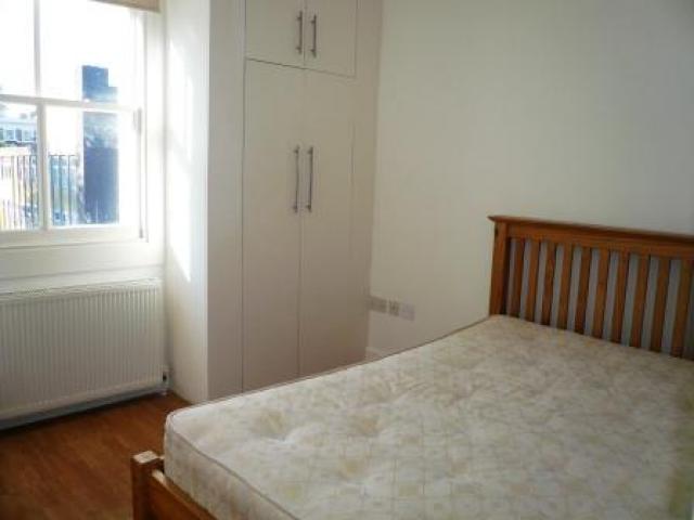 			1 Bedroom, 1 bath, 1 reception Flat			 Portobello Road, NOTTINGHILL/LADBROKE GROVE