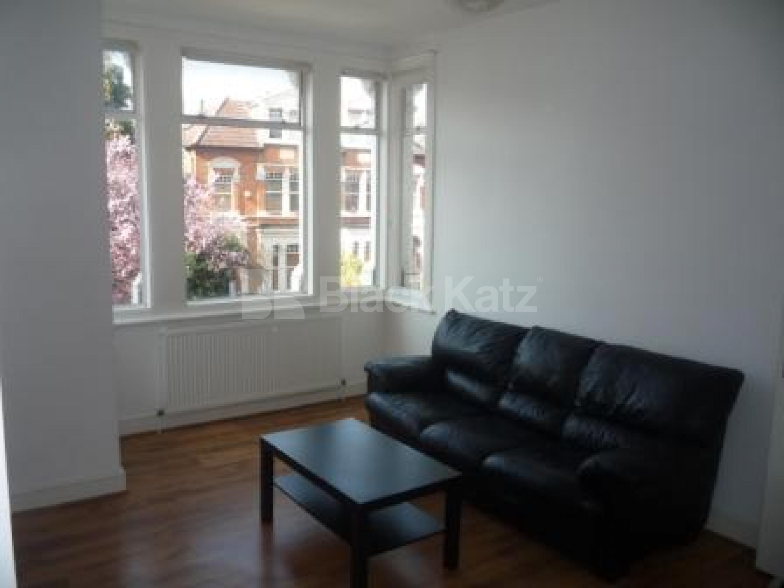 			NEWLY REFURBISHED!, 2 Bedroom, 1 bath, 1 reception Flat			 Park Ave, ALEXANDRA PALACE N22