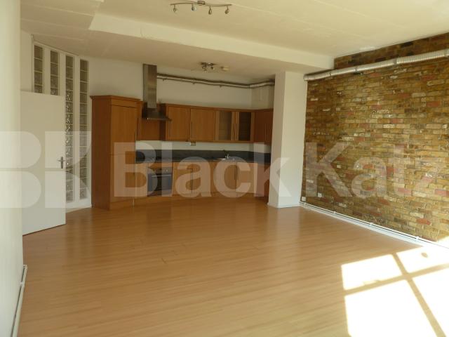 			2 BED 2 BATH WAREHOUSE APARTMENT, 2 Bedroom, 1 bath, 1 reception Flat			 BRITANNIA LOFTS-BANNER STREET, CLERKENWELL-OLD STREET-SHOREDITCH