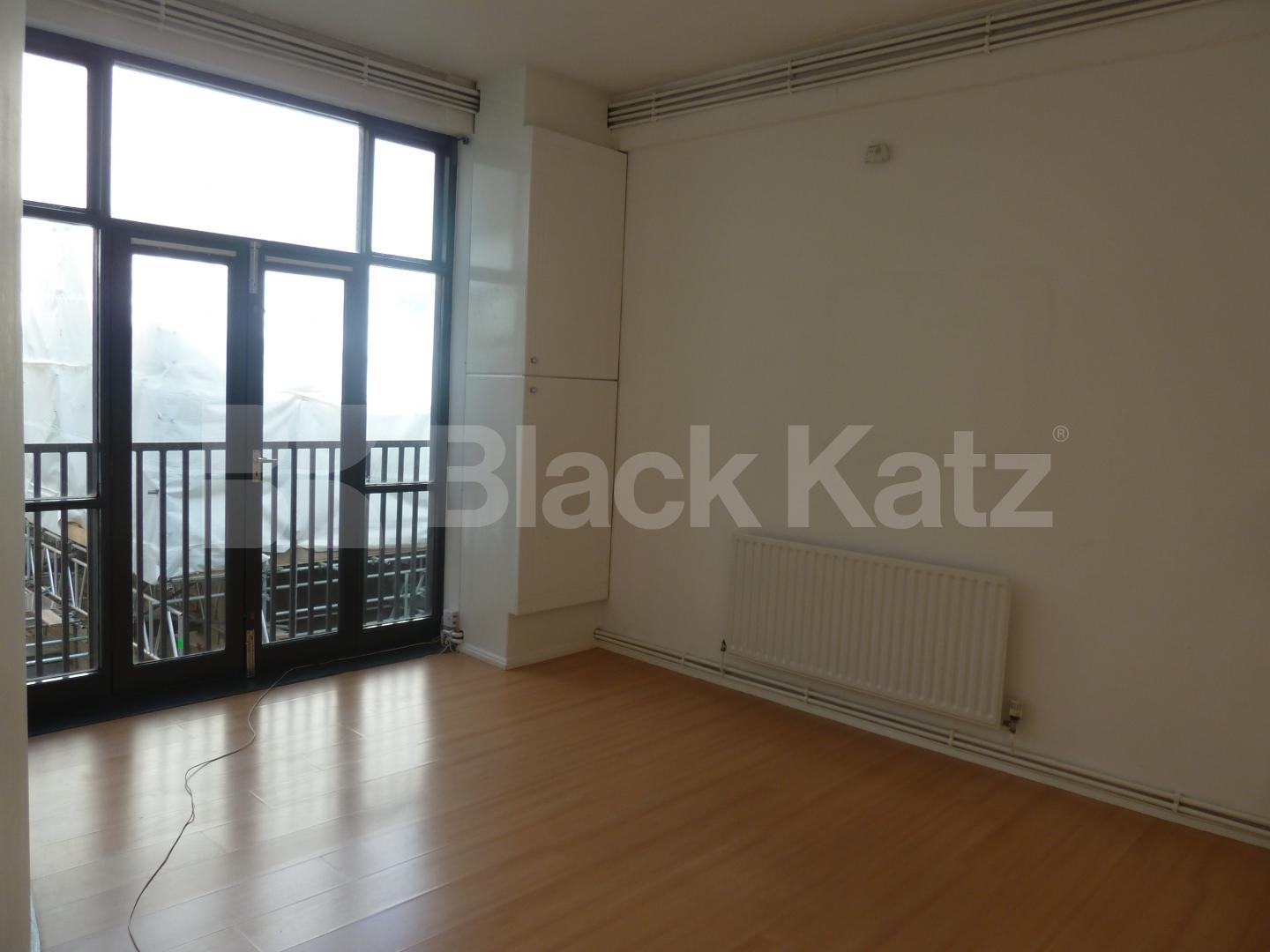 			2 BED 2 BATH WAREHOUSE APARTMENT, 2 Bedroom, 1 bath, 1 reception Flat			 BRITANNIA LOFTS-BANNER STREET, CLERKENWELL-OLD STREET-SHOREDITCH