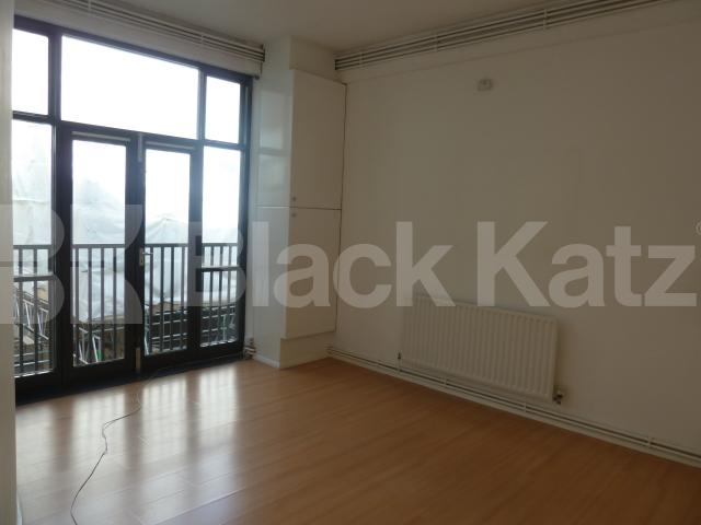 			2 BED 2 BATH WAREHOUSE APARTMENT, 2 Bedroom, 1 bath, 1 reception Flat			 BRITANNIA LOFTS-BANNER STREET, CLERKENWELL-OLD STREET-SHOREDITCH