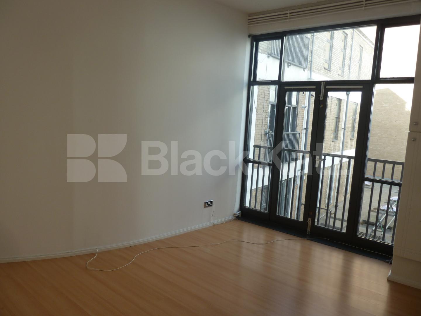 			2 BED 2 BATH WAREHOUSE APARTMENT, 2 Bedroom, 1 bath, 1 reception Flat			 BRITANNIA LOFTS-BANNER STREET, CLERKENWELL-OLD STREET-SHOREDITCH
