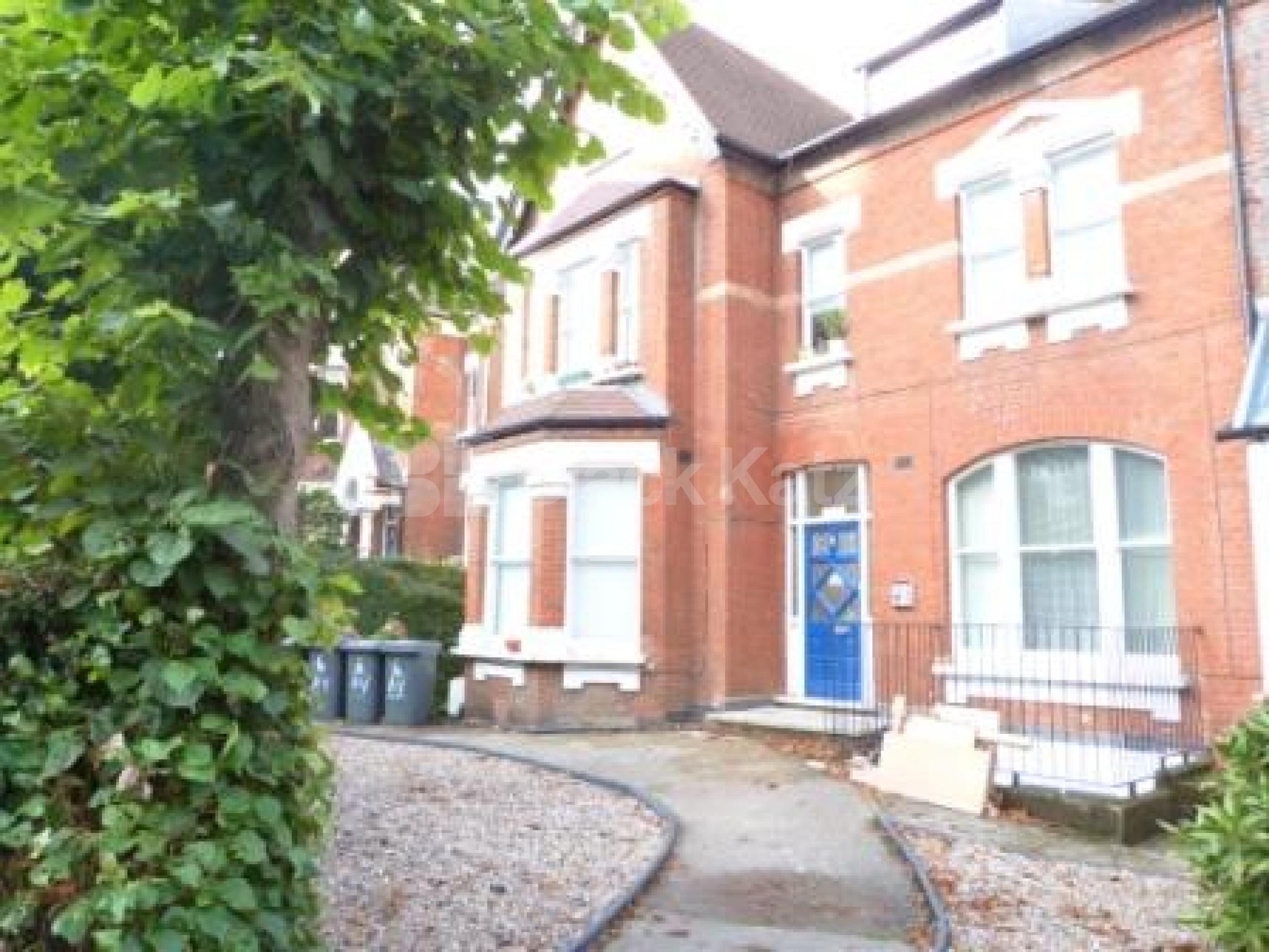 			1 Bedroom, 1 bath, 1 reception Flat			 Avenue Road, CROUCH END/ HIGHGATE N6 N6