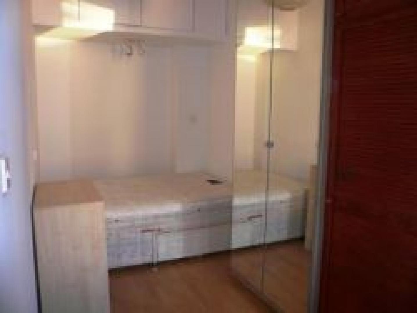 			2 Bedroom, 1 bath, 1 reception Flat			 Kilburn High Road, KILBURN