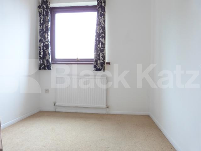 			2 Bedroom, 1 bath, 1 reception Flat			 Coppetts Road, MUSWELL HILL