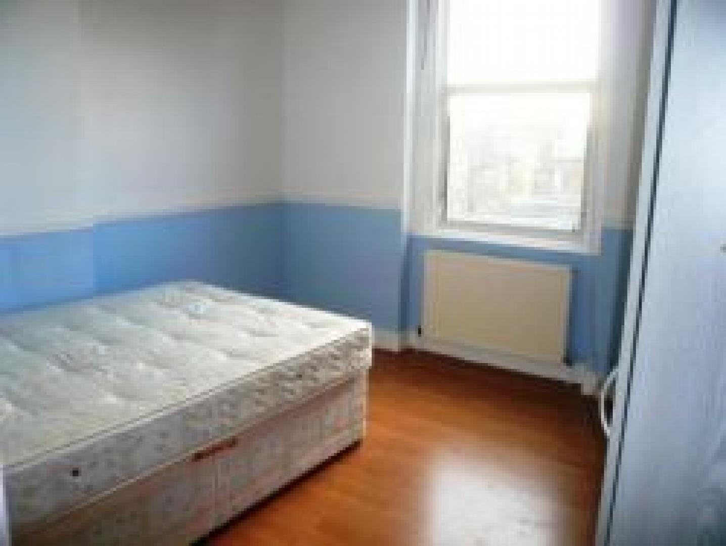 			2 Bedroom, 1 bath, 1 reception Flat			 Kilburn High Road, KILBURN