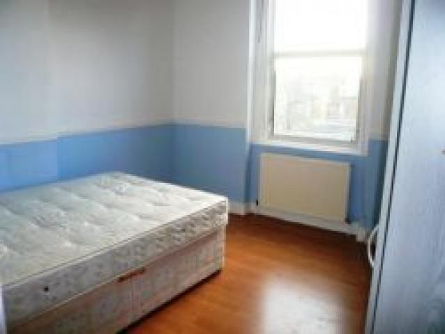 			2 Bedroom, 1 bath, 1 reception Flat			 Kilburn High Road, KILBURN